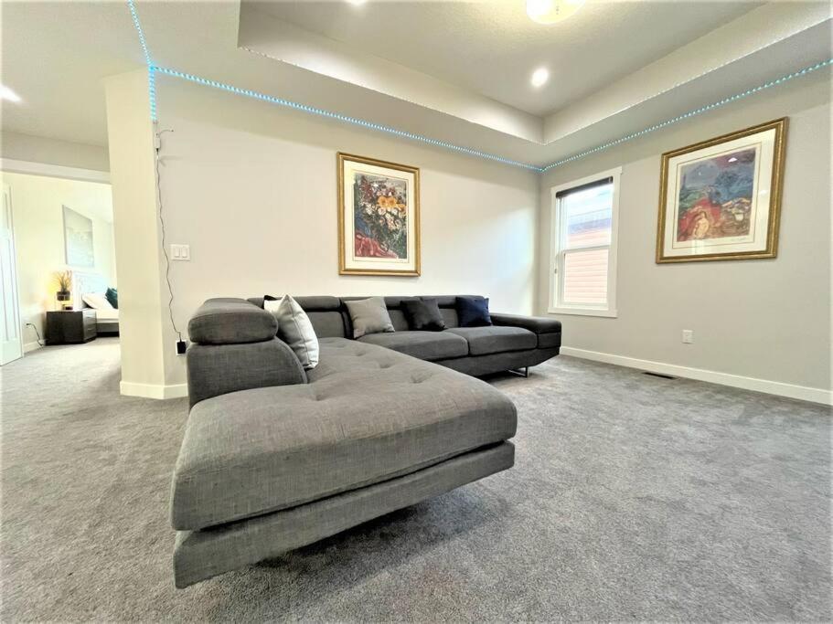 YYC Luxury Retreat For Large Groups 빌라 외부 사진