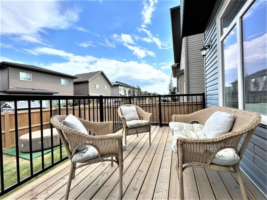 YYC Luxury Retreat For Large Groups 빌라 외부 사진